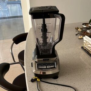 Ninja Professional Blender with Black and Silver Accents